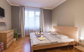 Modern Central Apartment Dlouhá